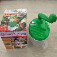 Multifunctional vegetable cutter, stuffing wringer, plastic stuffing wringer and vegetable crusher
