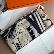 ::HERMES:: 愛馬仕 清晨漫步Bandana 140雙面圍巾 絲巾 披肩 披巾