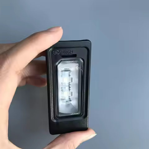 LED License Plate Lamp For Audi A1 A3 A4 A5 A6 C7 A7 Q3 Q5 2010-2014 4G0943021 4GD943021