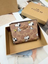Instock Coach Snoopy Wallet