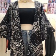 เสื้อยืดทรงหลวม  สไตล์เกาหลี  oversize  เสื้อผ้าแฟชั่น  ผู้หญิงน่ารัก  เสื้อลายผ้าเช็ดหน้าสุดเท่ห์