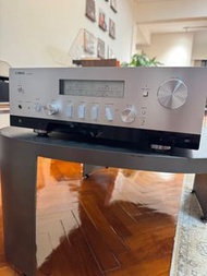 Yamaha R-N2000A Network Receiver 綜合擴音機