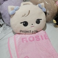 (現貨) Blackpink rosie character blanket cushion blackpink rosie 公仔毛氈 Hong Kong pop up store 香港場周邊線下代購