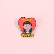 Chibi Girl Tan Divino Brooch Pins Heart Shaped Eco Moda Brooch Metal Badges for Backpacks