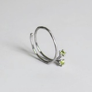 Little Mollis 戒指 (橄欖石)，砂面處理