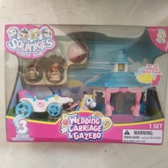 Carriage and gazebo wedding squishy