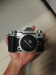 Olympus OM-D E-M10 Mark III 銀色