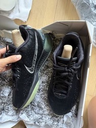 [全新連盒] Nike LeBron XXI EP 籃球鞋 (US 10.5 / EUR 44.5)｜LBJ 21代 黑銀幻彩 頂級實戰鞋｜清櫃平放
