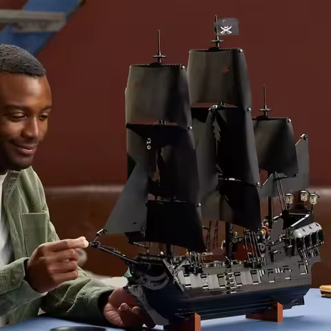 MINISO 2862 Pcs Pirate Ship Building Blocks 10365 Vessel Sailboat Ship Model Bricks Assembling DIY T