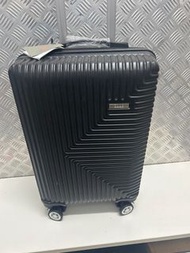 可上廉航：Elle 20 吋行李箱； Elle 20 inch luggage for handcarry 55 x 36 x 22cm