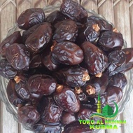 kurma date crown khenaizi 500gr curah / kurma date crown khenaizi 500 gr tanpa kemasan