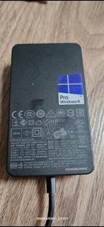 Microsoft Surface Pro 8 充電器