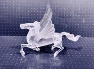 「絕版收藏 」施華洛世奇（Swarovski）1998 年推出的 SCS 年度限量水晶飛馬Pegasus （產品編號：216327）