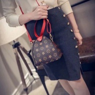 ACO Cod FY 003
Triangle sling bag