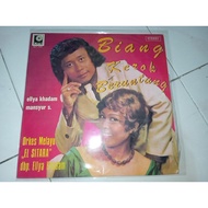 Piring Hitam Vinyl LP Ellya Khadam &amp; Mansyur S