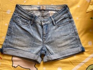 Timberland 淺藍色牛仔短褲