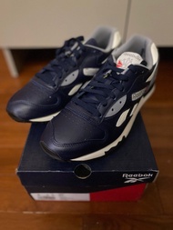 Reebok LX8500