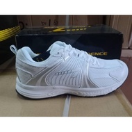 [ Ready stock] 100 %Line 7 Men's white sport shoes 2520