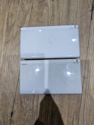 (數十年唔知價，自出合理價高者得)  保存良好白色NDS遊戲機2部