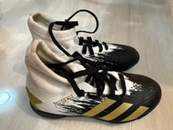 Adidas Predator 足球鞋