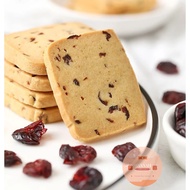 Crispy Butter Cookies with Cranberry Toples - Healthy Snack Cookies And Cranberry Guaranteed HALAL