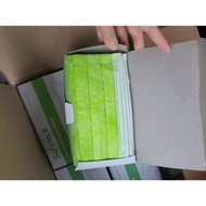 Masker Safelock warna hijau 1 box
