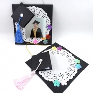 Mini graduation cap photo frame for 5 people