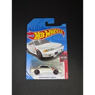 Hot Wheels Skyline R32
