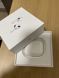 Apple AirPods 3 充電盒連耳機