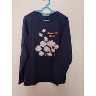 Preloved - DAISY By VOIR 'Shape the World' Daisy Flower Top