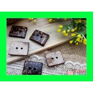 KCB-02 Box Shell Buttons Art And Craft Shop