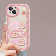 เคสโทรศัพท์แบบ DIY เคลือบมันขอบคลื่นครีมแตงสตรอเบอร์รี่ พร้อมรูปกระต่ายพิมพ์ กันสะเทือน สำหรับ iPhon