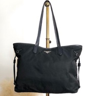 【 日本直送　名牌中古包 】PRADA プラダ トートバッグ ブラック ロゴ ナイロン vintage ヴィンテージ オールド tv4u47