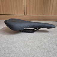 Dominate medium width saddle padding gravel mtb trail resistance bikepacing