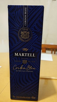 Martell Cordon Bleu Extra Old Cognac 馬爹利藍帶紙盒一個