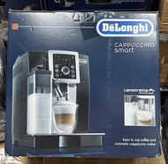 二手DeLonghi 全自動咖啡機  外盒有少許殘 (為了保障雙方交易，面交請先留電話號碼)