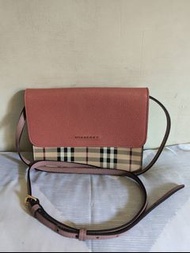 （不議價）Burberry （粉紅色）經典格紋拼色翻蓋斜背包/側背包/手拿包