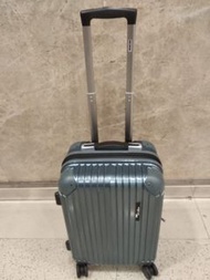 22inch mihk  expendable luggage 22寸mihk喼行李箱可以擴大