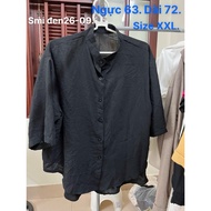 Women's black shirt size XXL.