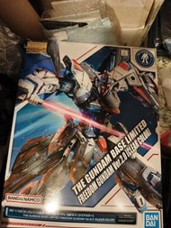 萬代 MG 1/100 自由高達 Ver.2.0 (透明色)
