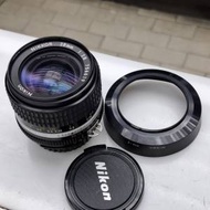 NIKON 28MM F2.8 0.2M AiS MOUNT