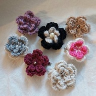 小山茶花。胸針。髮夾。別針