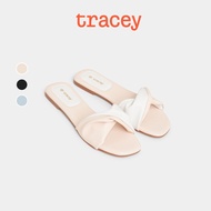 Tracey Ayleen Flat