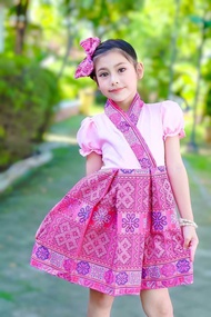 พร้อมส่ง ❤️ ชุดไทยเด็กพื้นเมือง ชุดไทยผ้าพื้นเมือง ชุดไทยเด็กน่ารัก ชุดไทยเด็กพื้นเมืองสีชมพู ชุดไทยเด็กหญิง ชุดไทยกระโปรง ชุดเด็กหญิง ชุดไทยเด็กผู้หญิง เดรสเด็กผู้หญิง เดรสเด็กสีชมพู