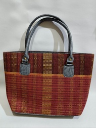 Tas wanita bahan ulos batak