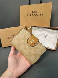 COACH 蔻馳 女短夾 奶茶棕零錢包 新款信封卡包