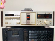 Teac stereo cassette dec V-7010 flag ship model