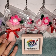 1pc. Mini fuzzy wire flower bouquet keychain