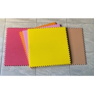 Puzzle Mat 60 x 60 x 0.5 cm contains 4 pcs foot mat/ floor mat/ carpet/ playmat/