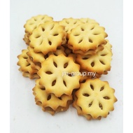 Thailand Biscuit Mini Flower Pineapple Jam 5Kg Tin ( Ready Stock )